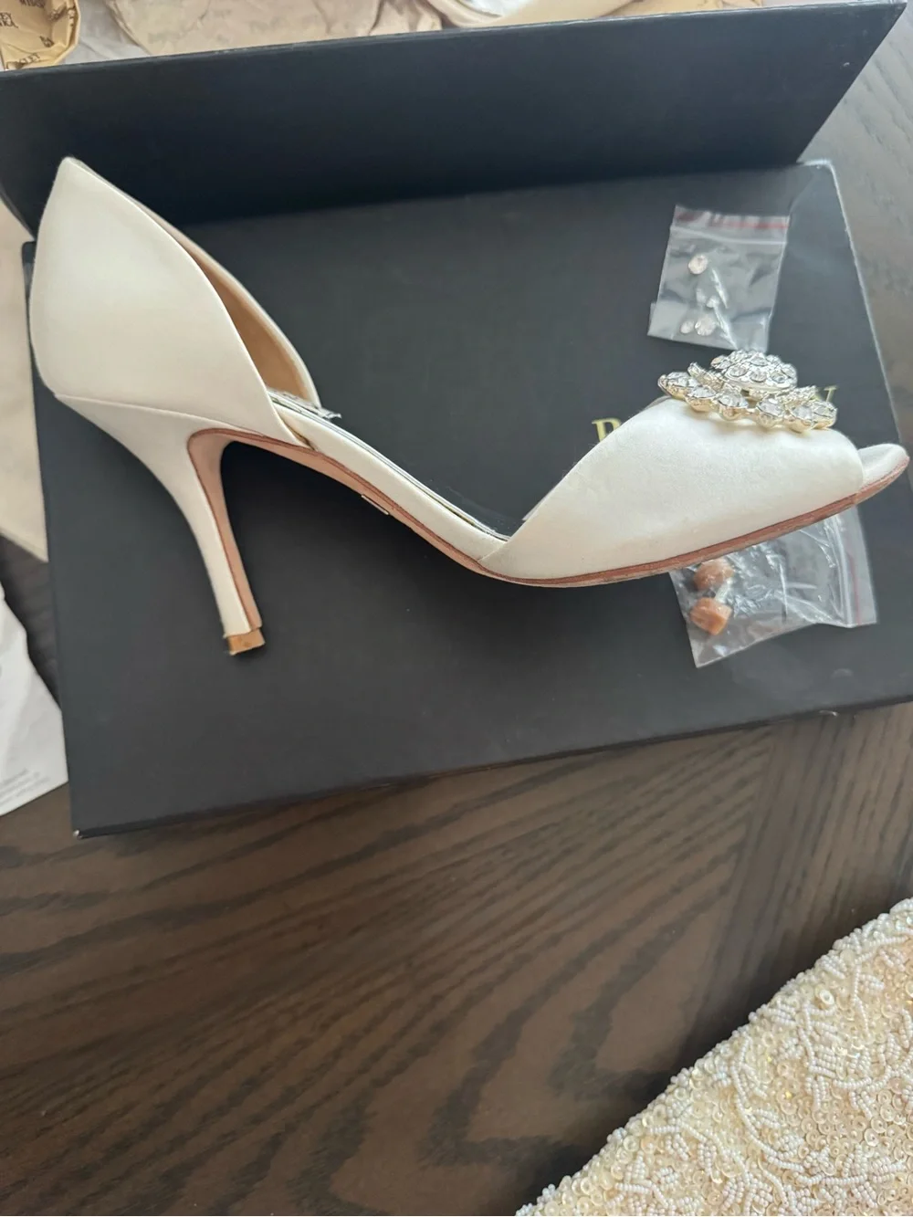 Badgley Mischka Lacie Ivory Satin Crystal Peep Toe Heels Size 7.5M w/ Box